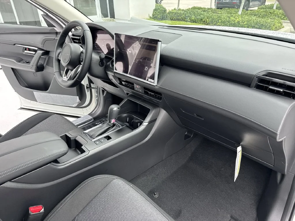 New 2026 White Metallic Mazda 2.5 S AWD image 32