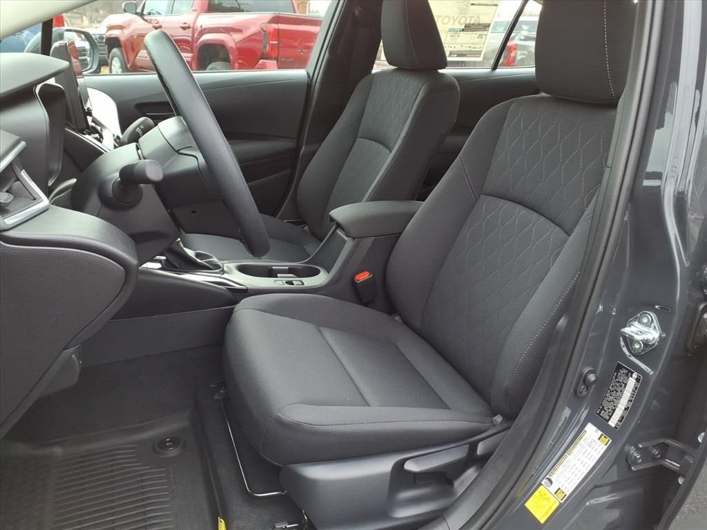 2026 Toyota Corolla LE - Photo 6