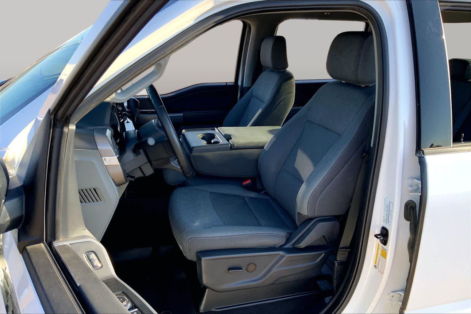 Used 2025 Oxford White Ford XLT image 8