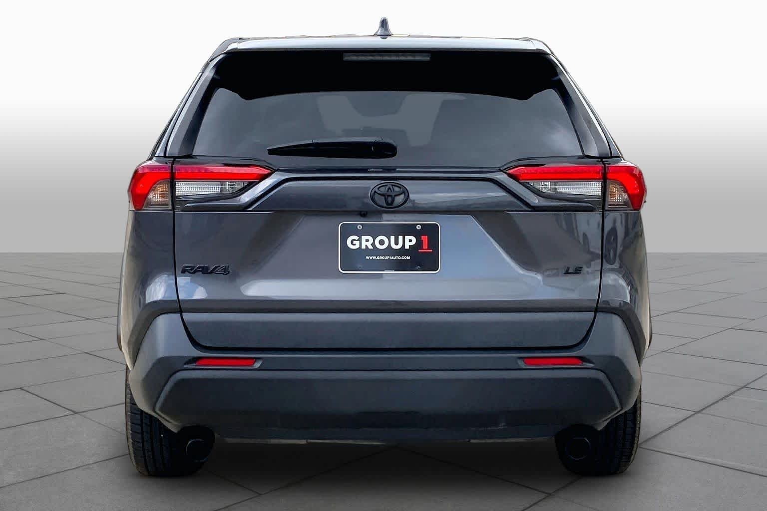 Used 2022 Magnetic Gray Metallic Toyota LE image 5