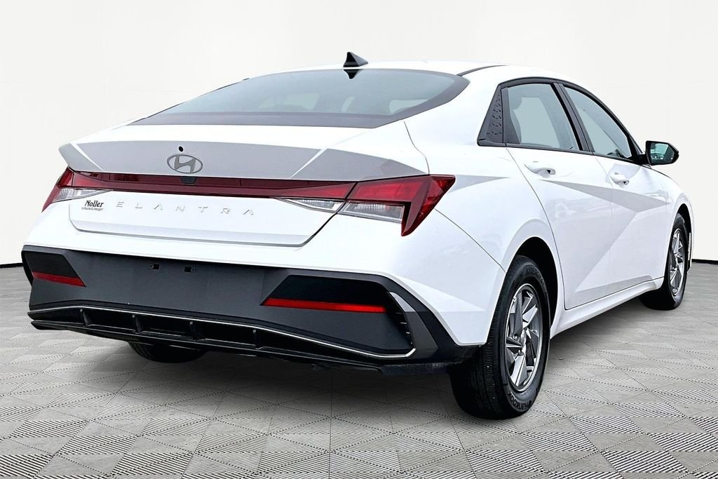 Certified 2024 Hyundai Elantra SE with VIN KMHLL4DG0RU851462 for sale in Kansas City