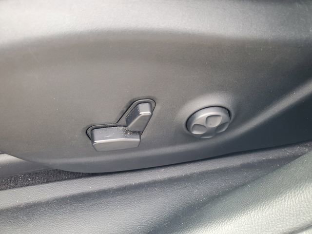 Used 2018 White Jeep Latitude Plus image 7