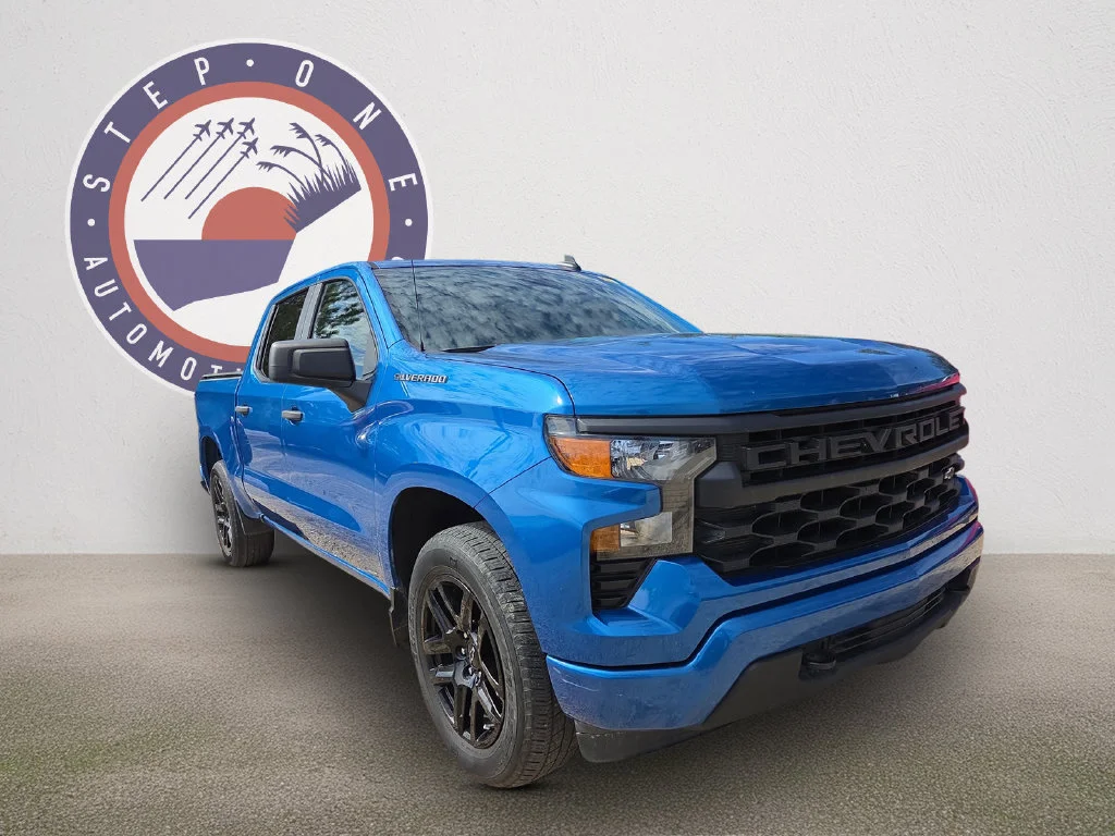 Used 2023 Blue Chevrolet Custom image 2