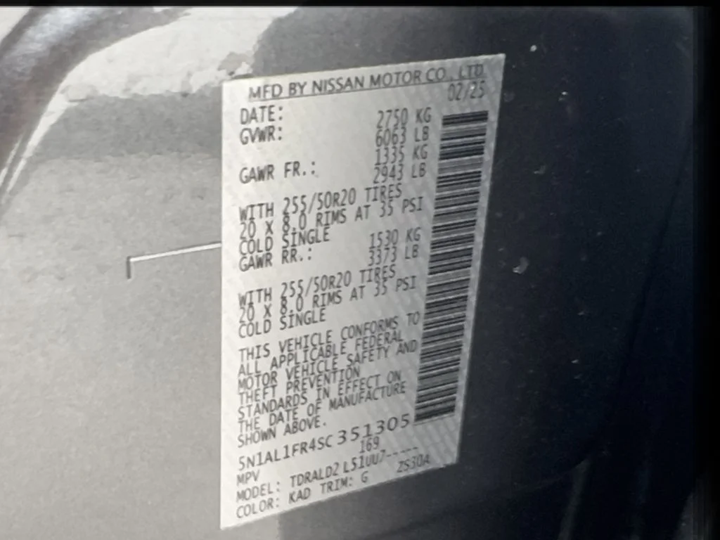 Used 2025 Gray INFINITI LUXE image 54