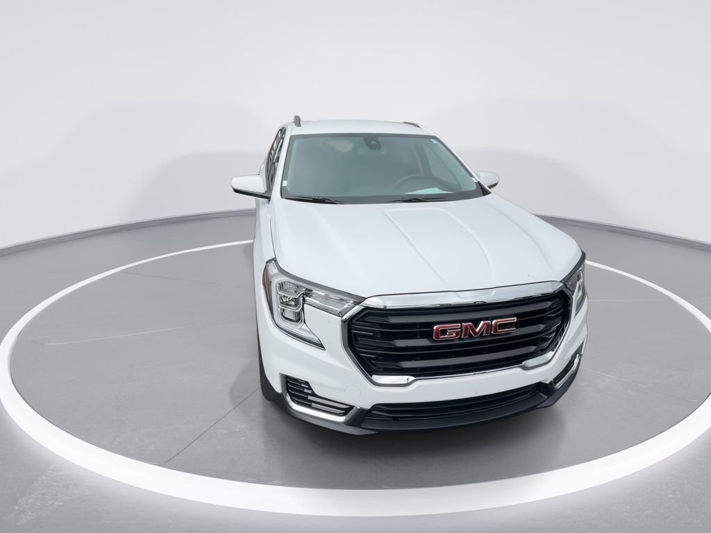 Used 2023 White GMC SLE image 3
