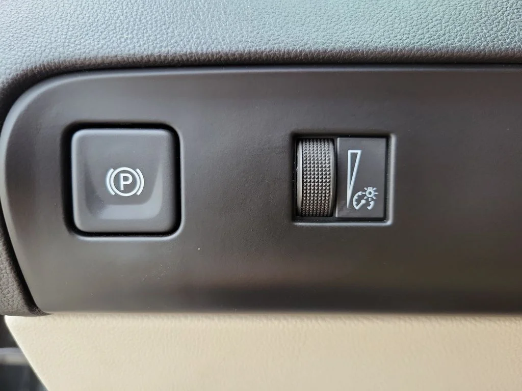 Used 2023 Gray Buick Essence image 22
