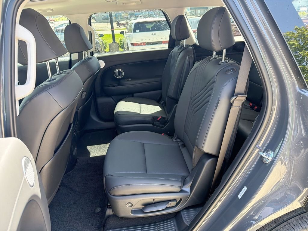 New 2026 Gray Hyundai SEL Premium FWD image 23
