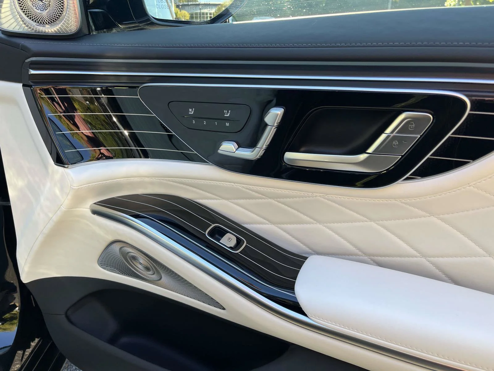 New 2027 Obsidian Black Metallic Mercedes-Benz S 580 4MATIC® Sedan image 48