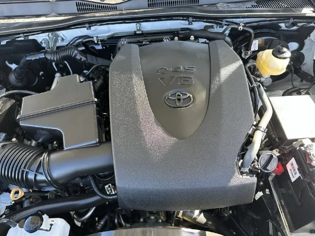 Used 2023 White Toyota SR5 image 27