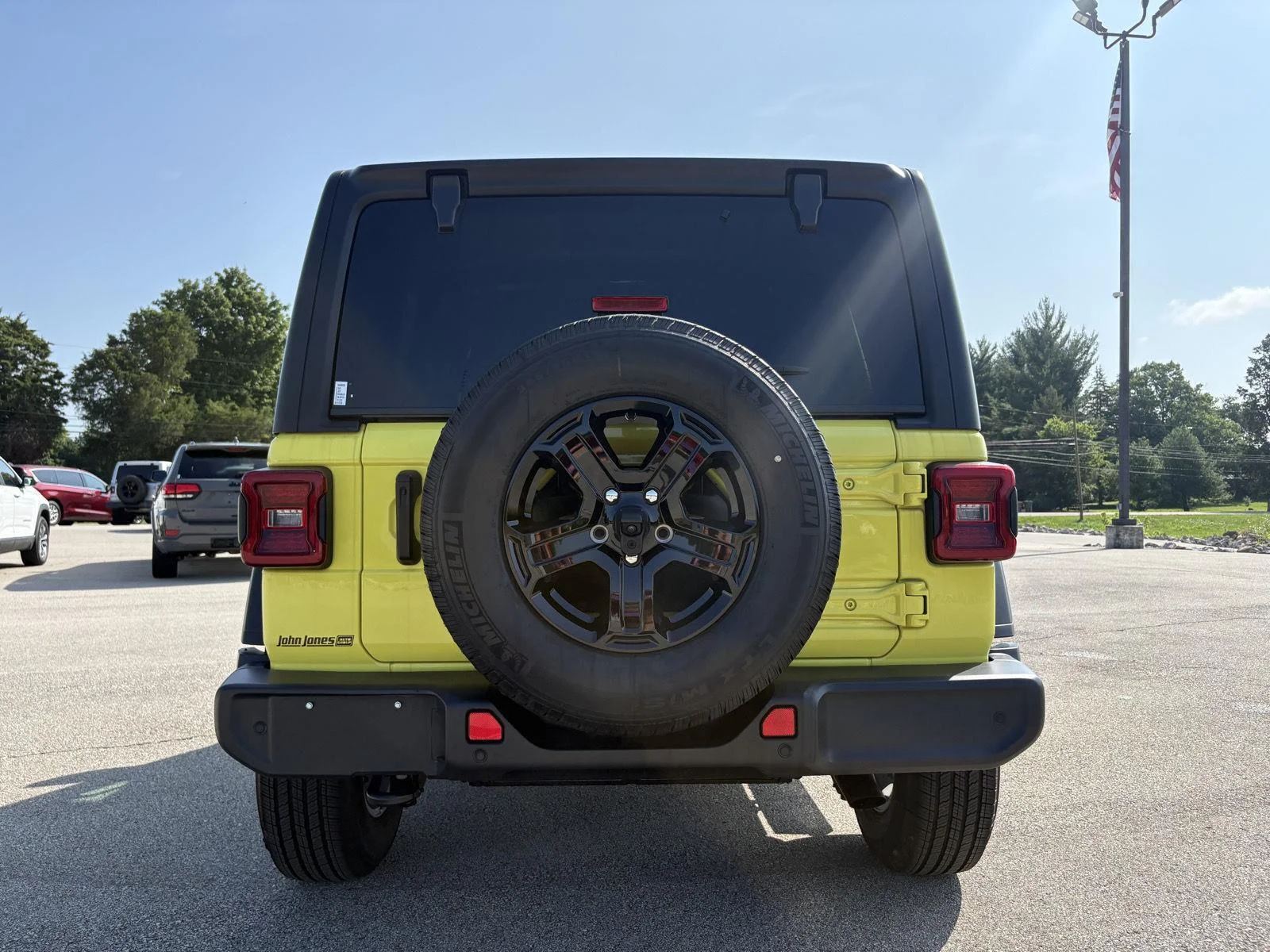 Used 2022 High Velocity Clearcoat Jeep Unlimited Sport S image 19
