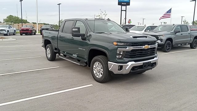 2026 Chevrolet Silverado 3500 HD LT - Photo 2