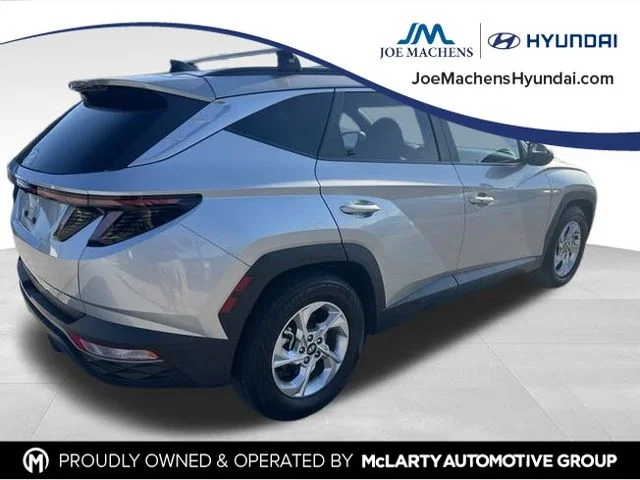 Used 2022 Silver Hyundai SEL image 6
