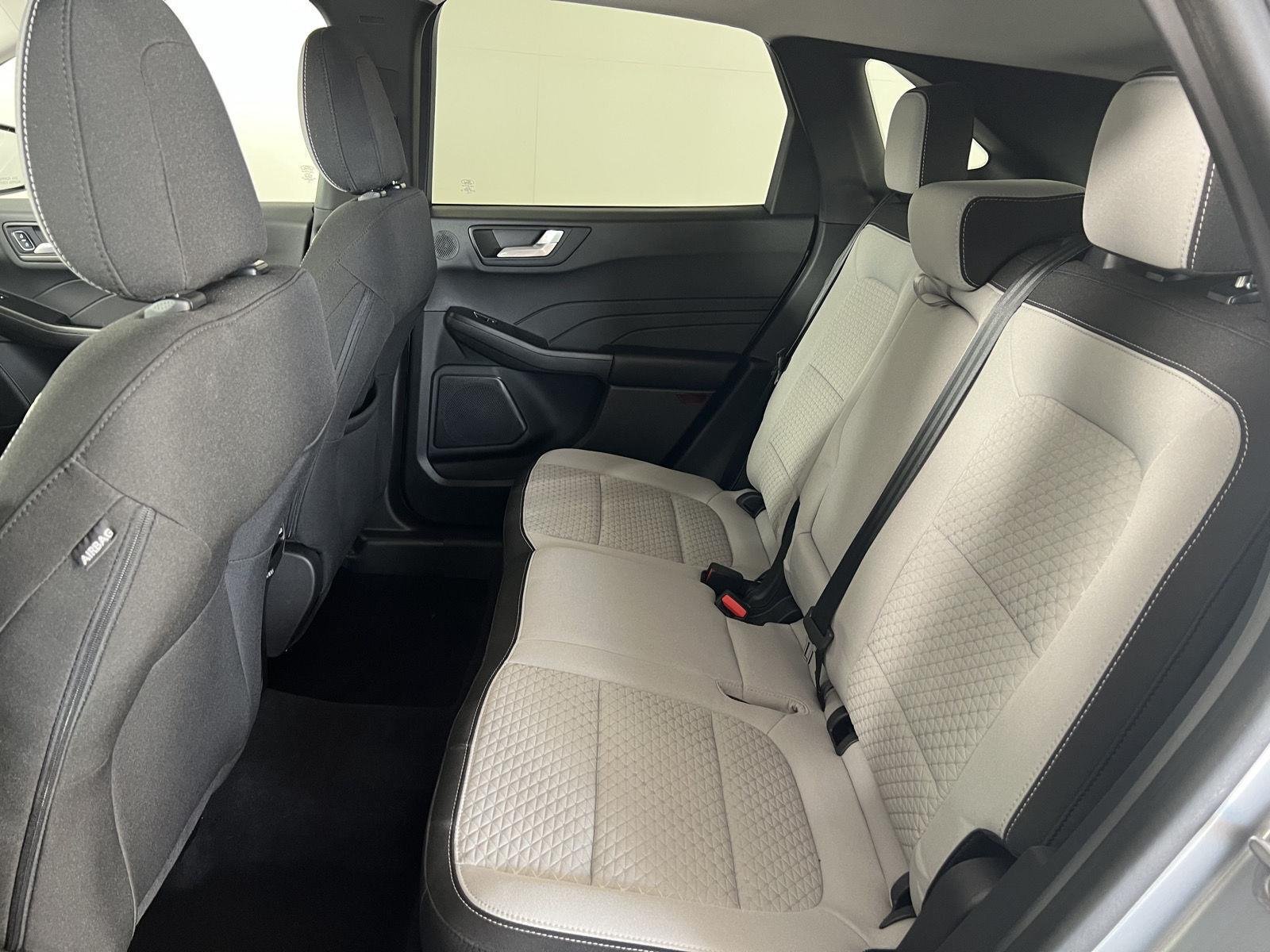 Used 2023 Iconic Silver Ford Active image 19