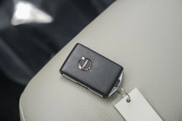 Used 2023 Crystal White Volvo Plus image 43