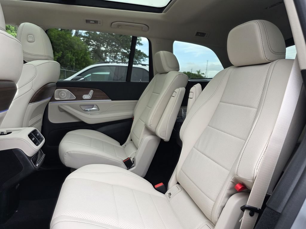 New 2026 MANUFAKTUR Alpine Grey Mercedes-Benz GLS 450 image 13