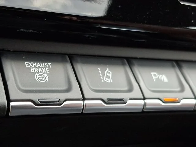 New 2026 Glacier White Tricoat GMC Denali Ultimate image 20