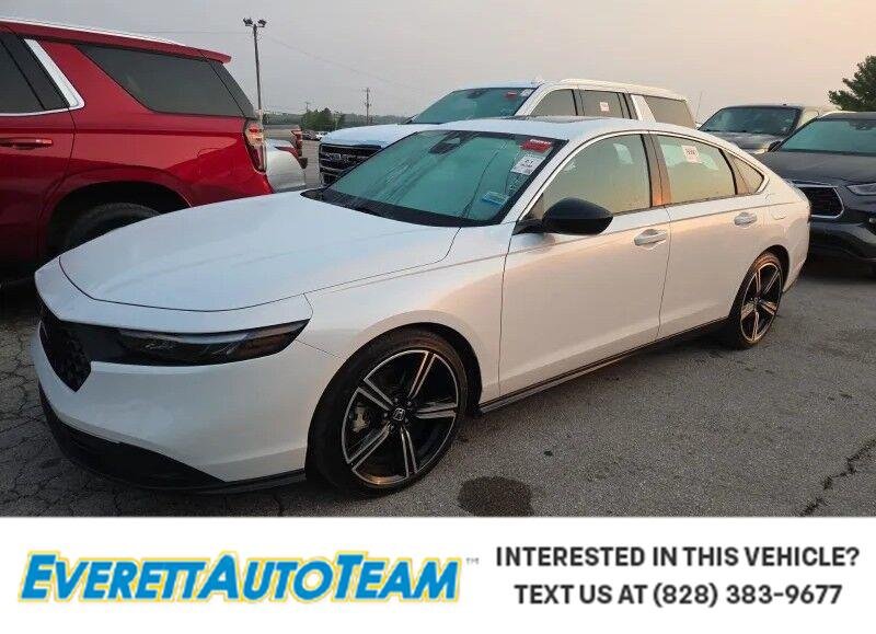 Used 2024 Platinum White Pearl Honda Sport image 1