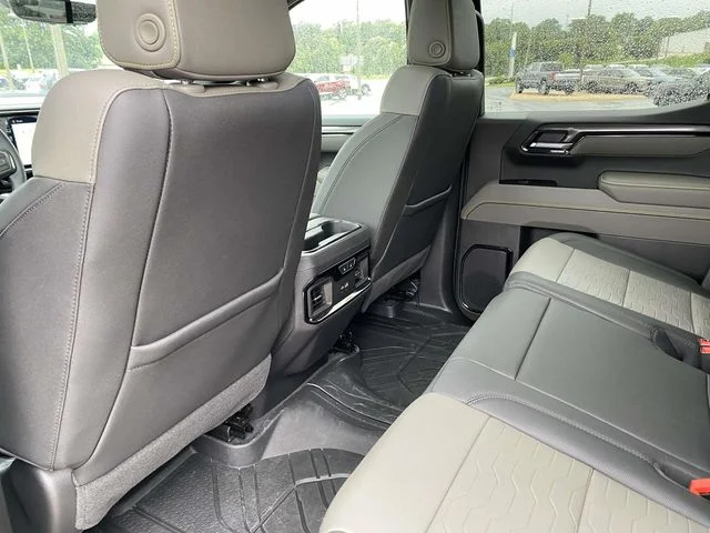 Used 2025 White Chevrolet ZR2 image 6
