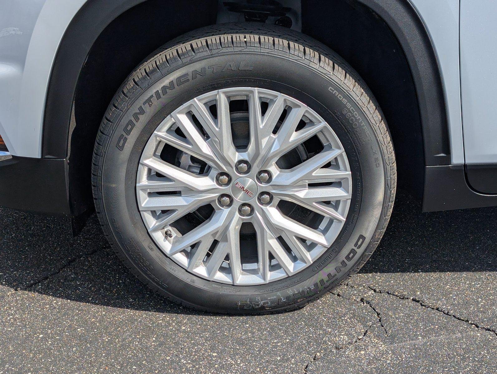 New 2026 Glacier White Tricoat GMC Elevation image 9