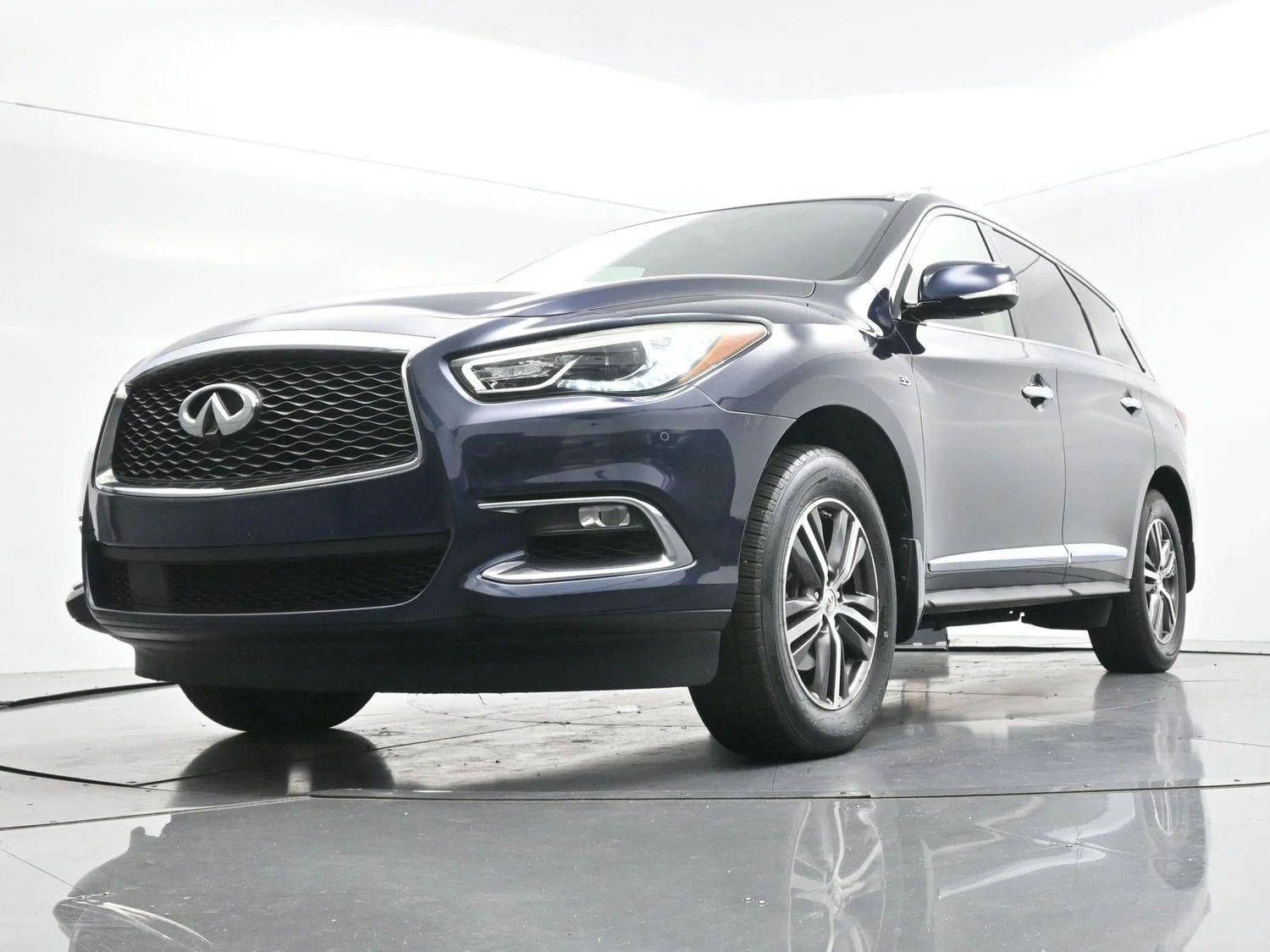 Used 2019 Hermosa Blue INFINITI LUXE image 43