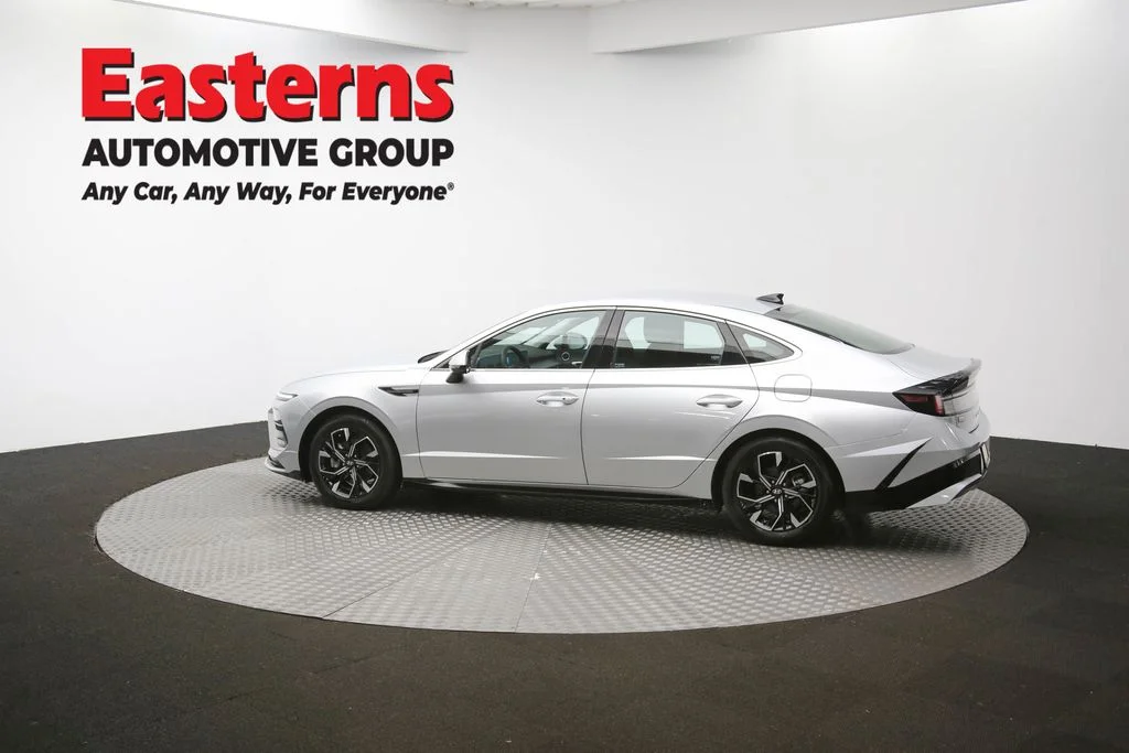 Used 2024 Silver Hyundai SEL image 57