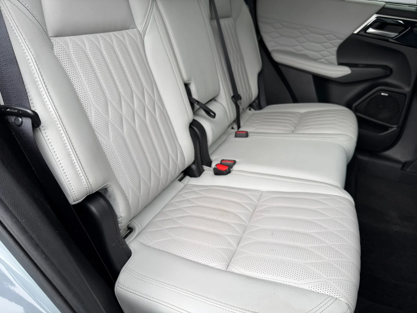 Used 2025 Black Mitsubishi SEL image 18