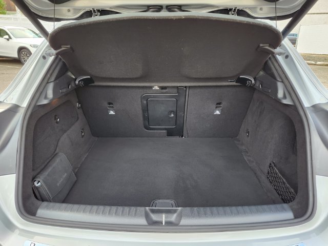 Used 2017 Silver Mercedes-Benz GLA 250 image 34