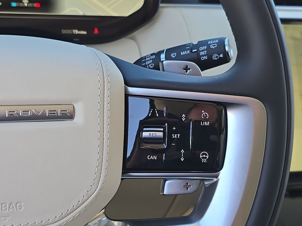 New 2026 Ostuni Pearl White Land Rover SE image 20