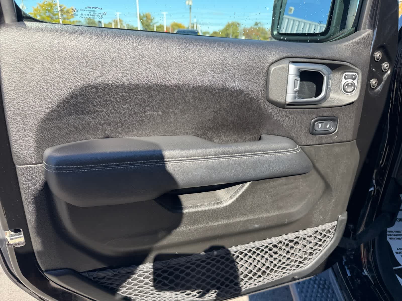 Used 2019 Black Jeep Sahara image 14