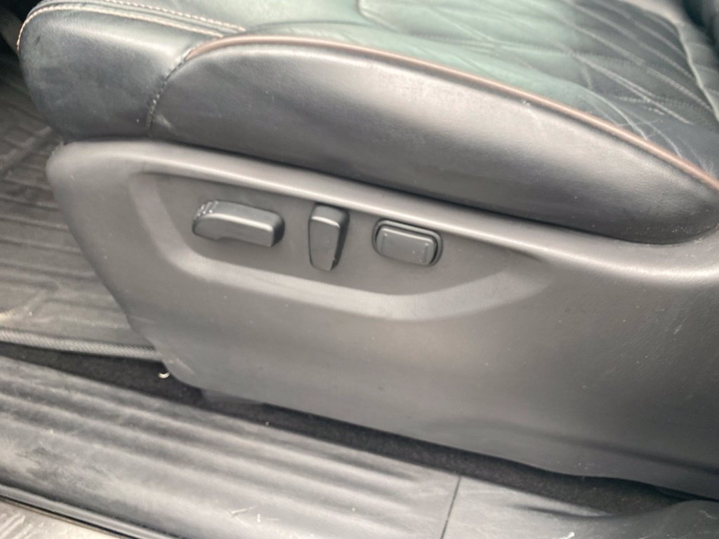 Used 2024 Black Nissan Platinum image 14