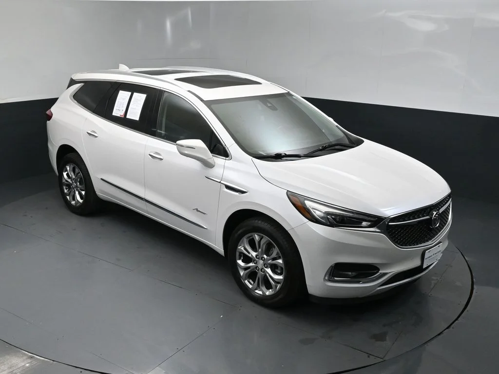 Used 2021 White Frost Buick Avenir image 37