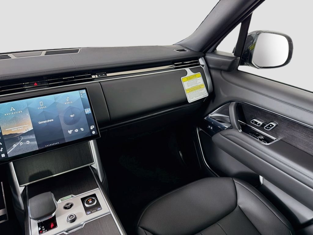 New 2027 Santorini Black Land Rover SE image 25
