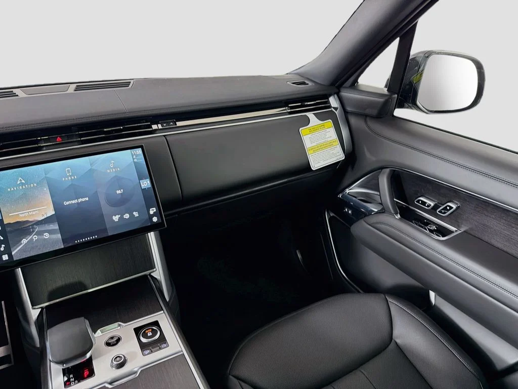 New 2027 Santorini Black Land Rover SE image 25