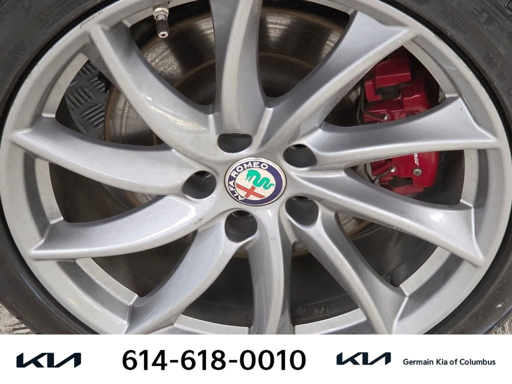 Used 2022 Red Alfa Romeo Sprint image 13