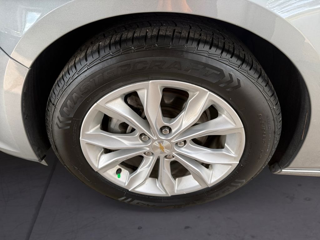 Used 2024 Gray Chevrolet LT image 9