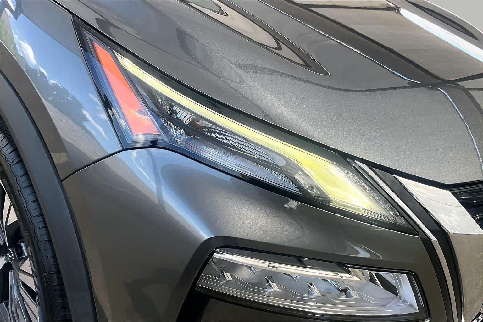 Used 2022 Gun Metallic Nissan SV image 26