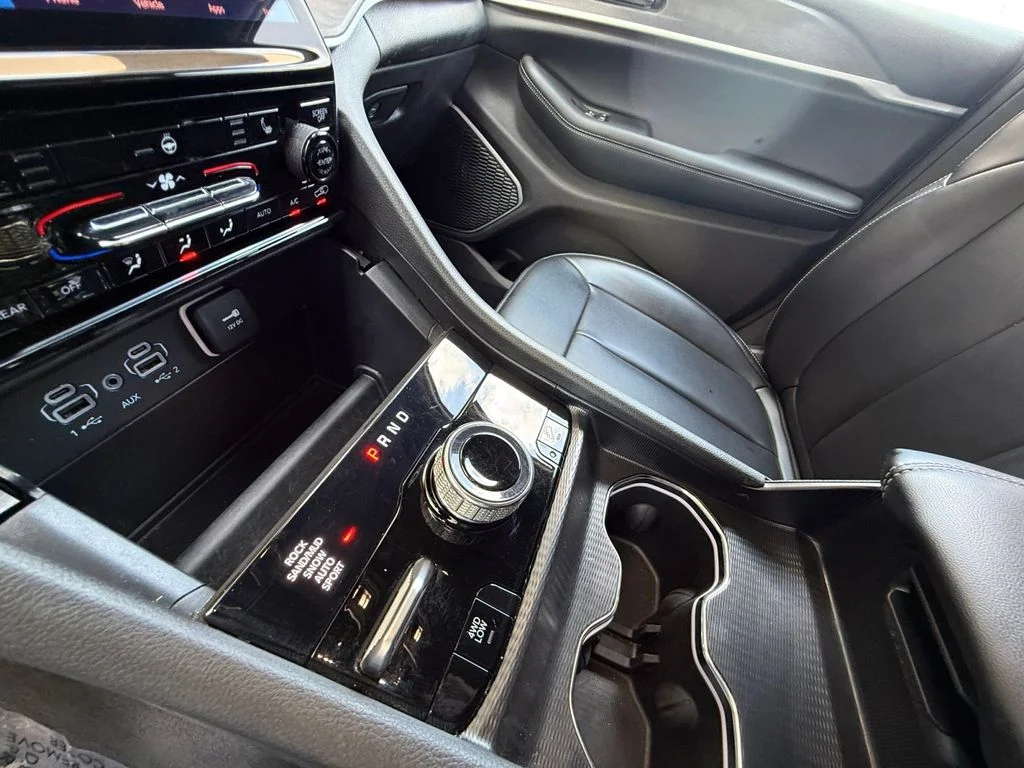 Used 2025 White Jeep 4xe image 22
