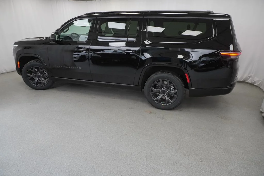 New 2026 High Gloss Black Exterior Paint Jeep Limited Altitude image 14
