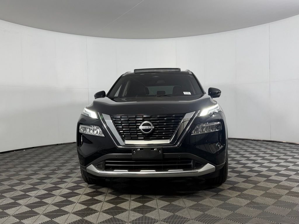 Used 2023 Black Nissan Platinum image 11