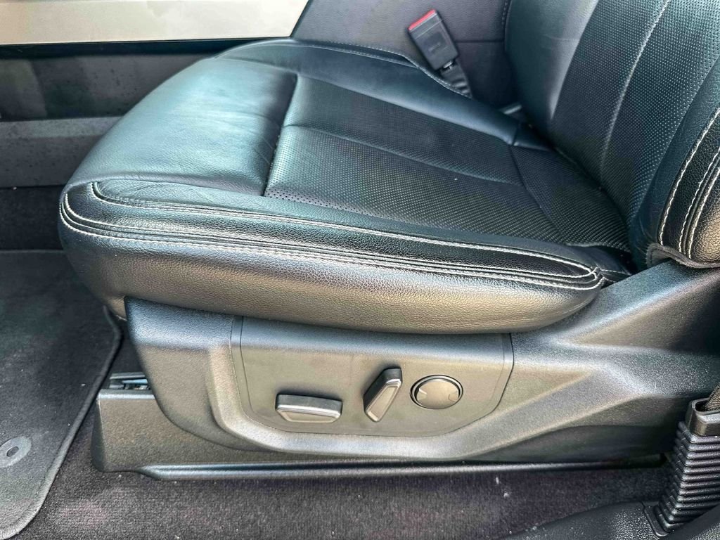 Used 2020 Black Ford Lariat image 15