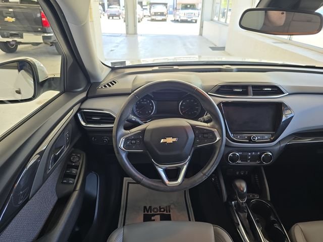 Used 2021 White Chevrolet LT image 12
