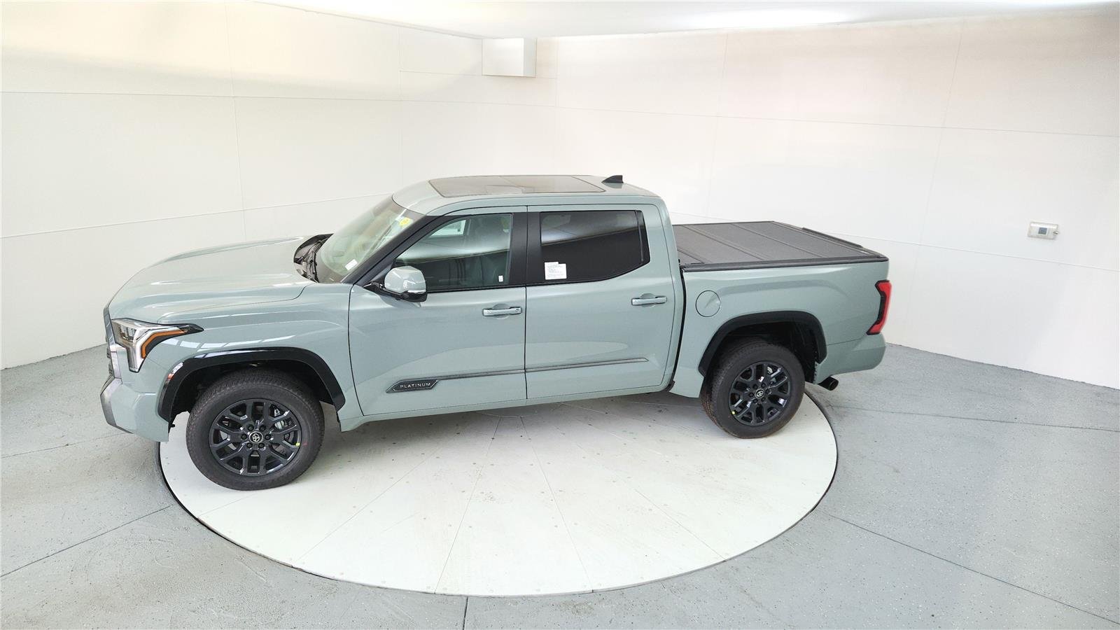 2025 Toyota Tundra Platinum - Photo 14