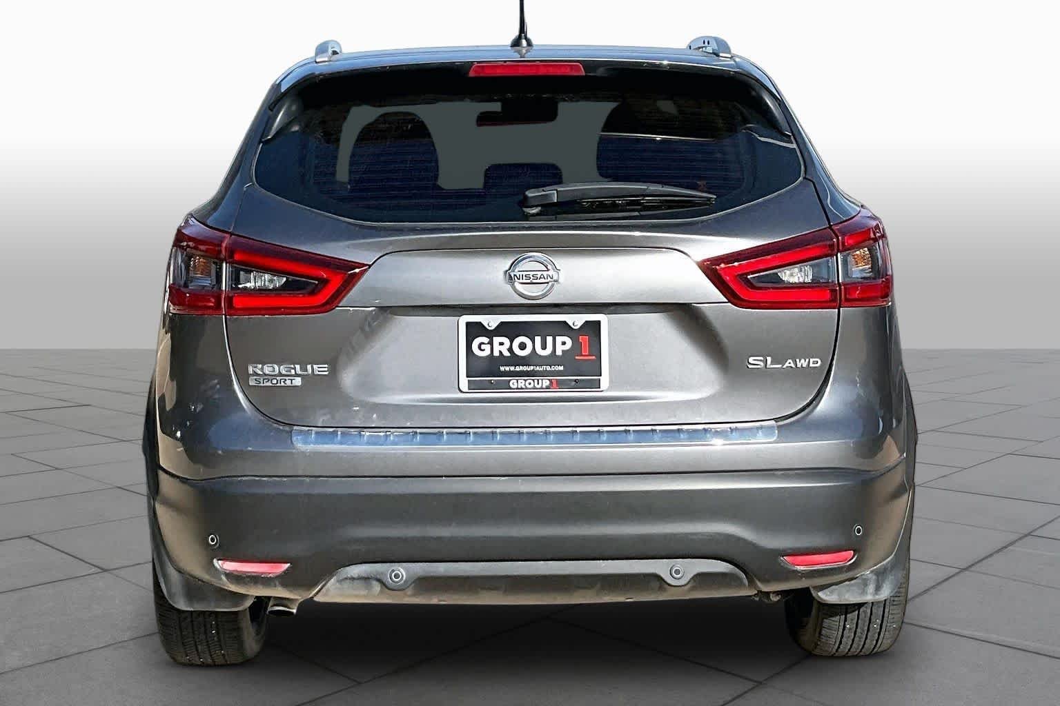Used 2022 Gun Metallic Nissan SL image 4