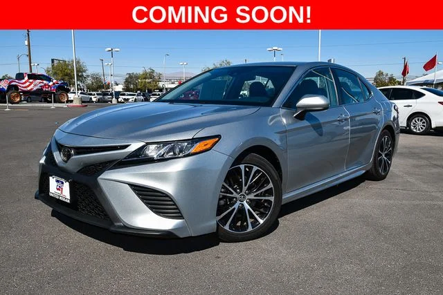 Used 2022 Silver Toyota SE image 1