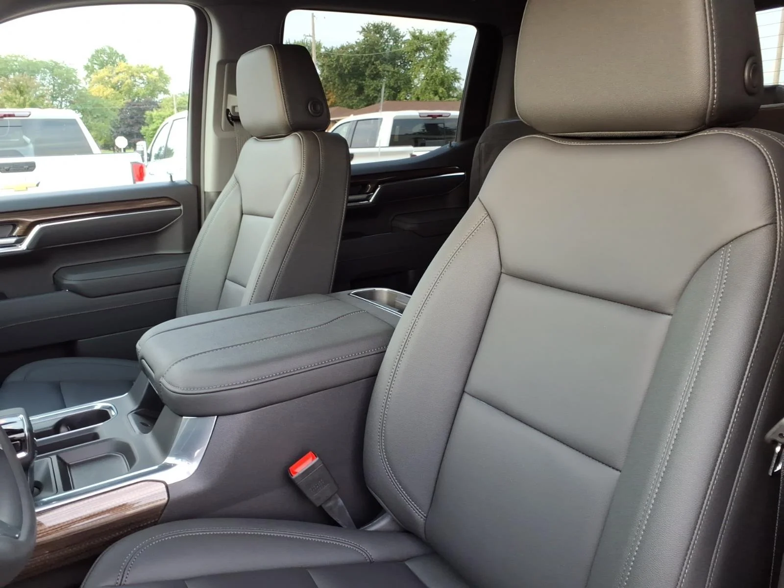 New 2026 Summit White Chevrolet LT Trail Boss image 9