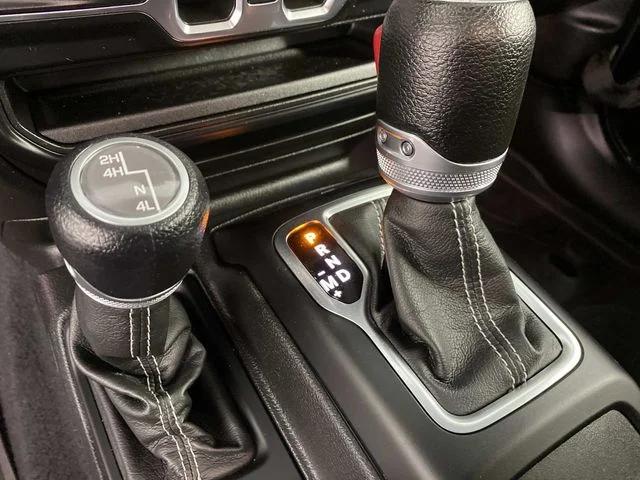 Used 2022 Black Jeep Unlimited Sahara image 22