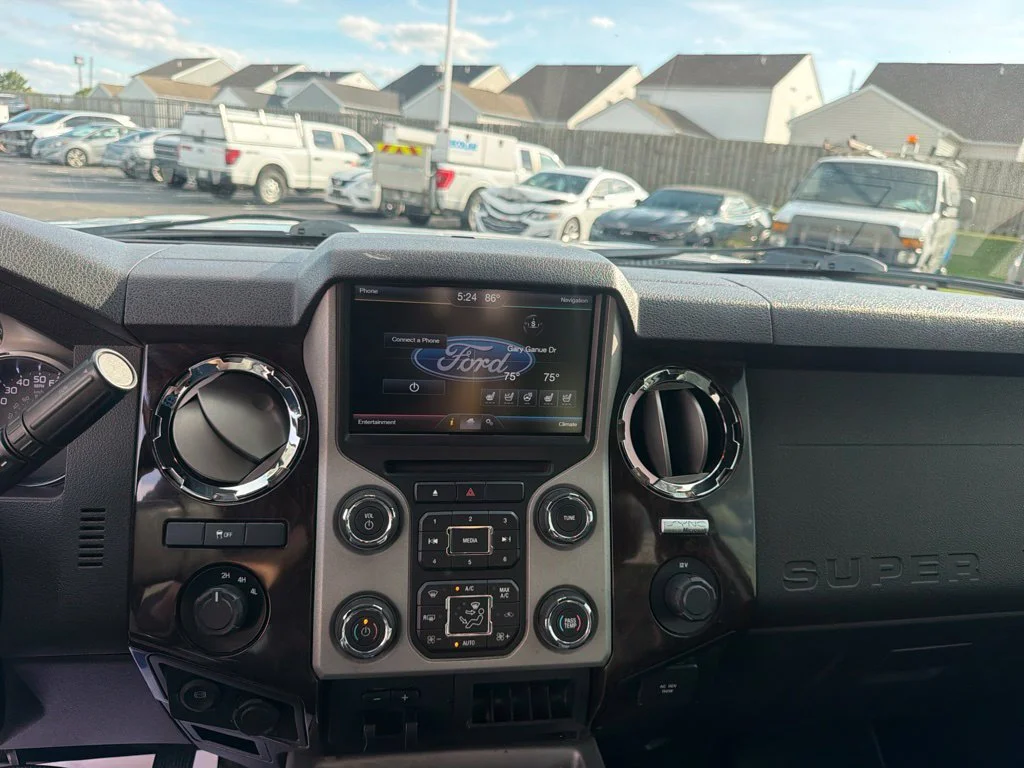 Used 2015 Ingot Silver Ford Lariat image 32