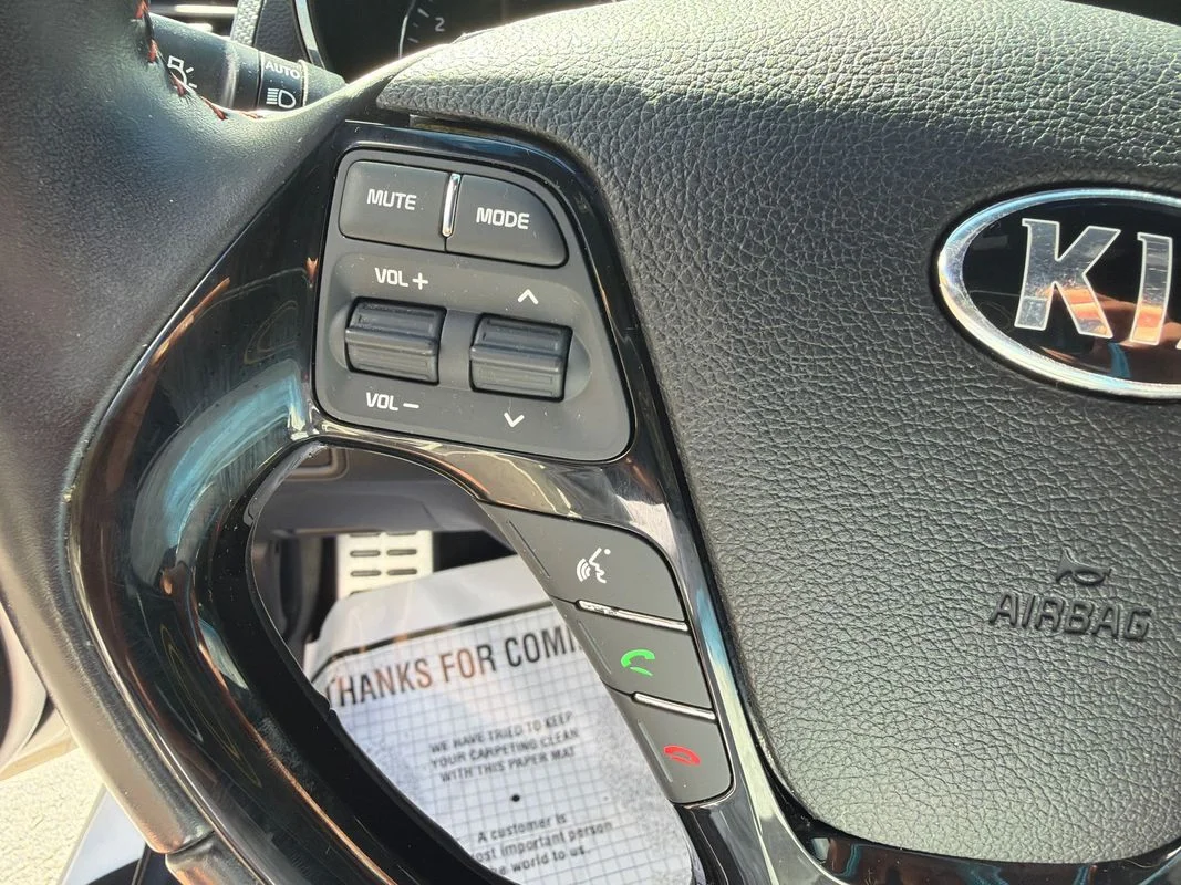 Used 2018 White Kia SX image 14