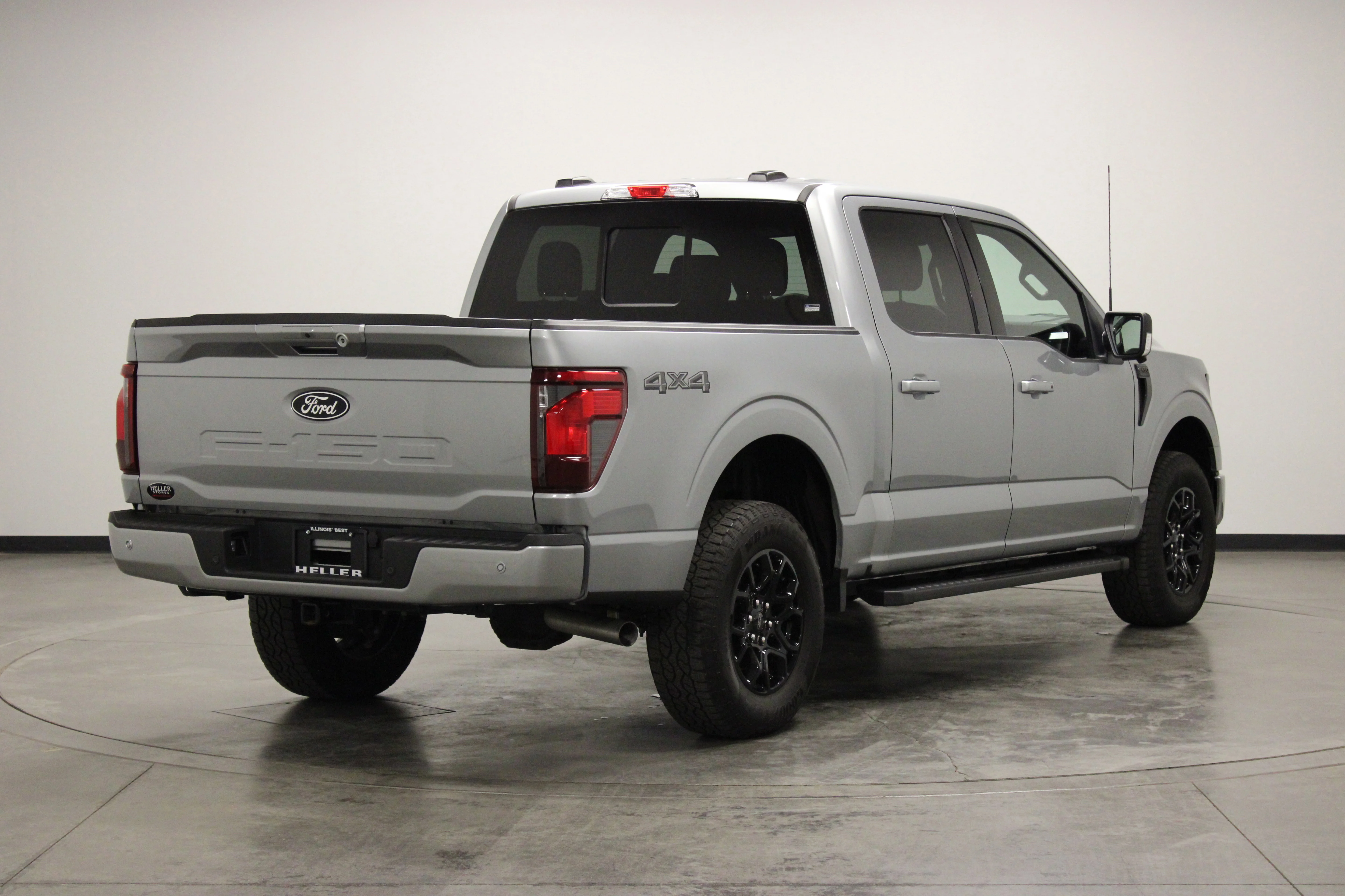 Used 2025 Silver Metallic Ford XLT image 9