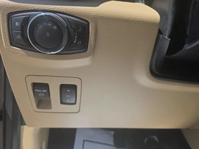 Used 2019 Gray Ford XLT image 26
